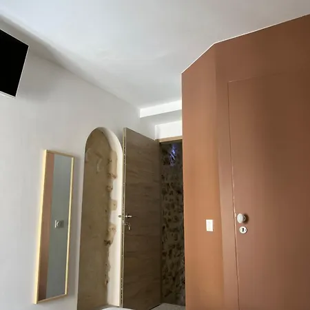 Séjour chez l'habitant Maison De La Place, Célestine Et Alphonsine *