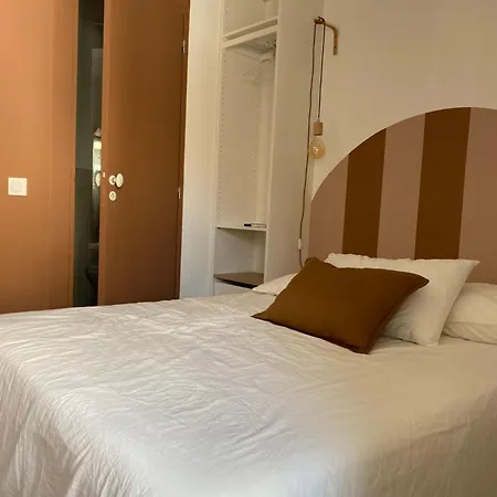 Maison De La Place, Célestine Et Alphonsine Séjour chez l'habitant Leucate