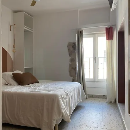 Maison De La Place, Célestine Et Alphonsine Séjour chez l'habitant