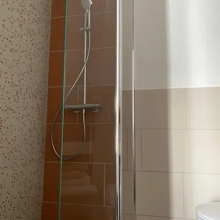 Séjour chez l'habitant Maison De La Place, Célestine Et Alphonsine