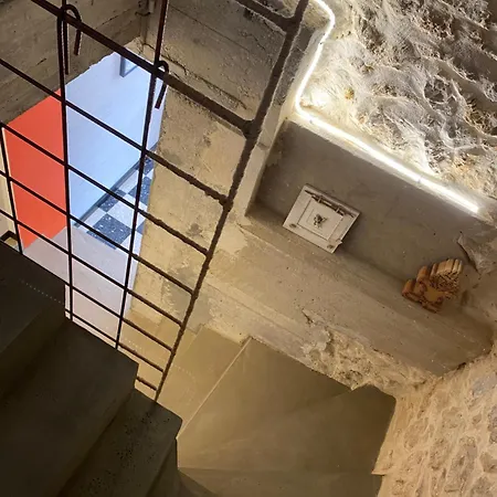 Maison De La Place, Célestine Et Alphonsine Séjour chez l'habitant
