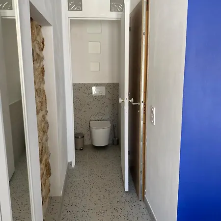 Maison De La Place, Celestine Et Alphonsine *