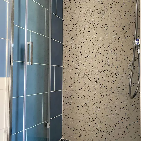 Maison De La Place, Celestine Et Alphonsine